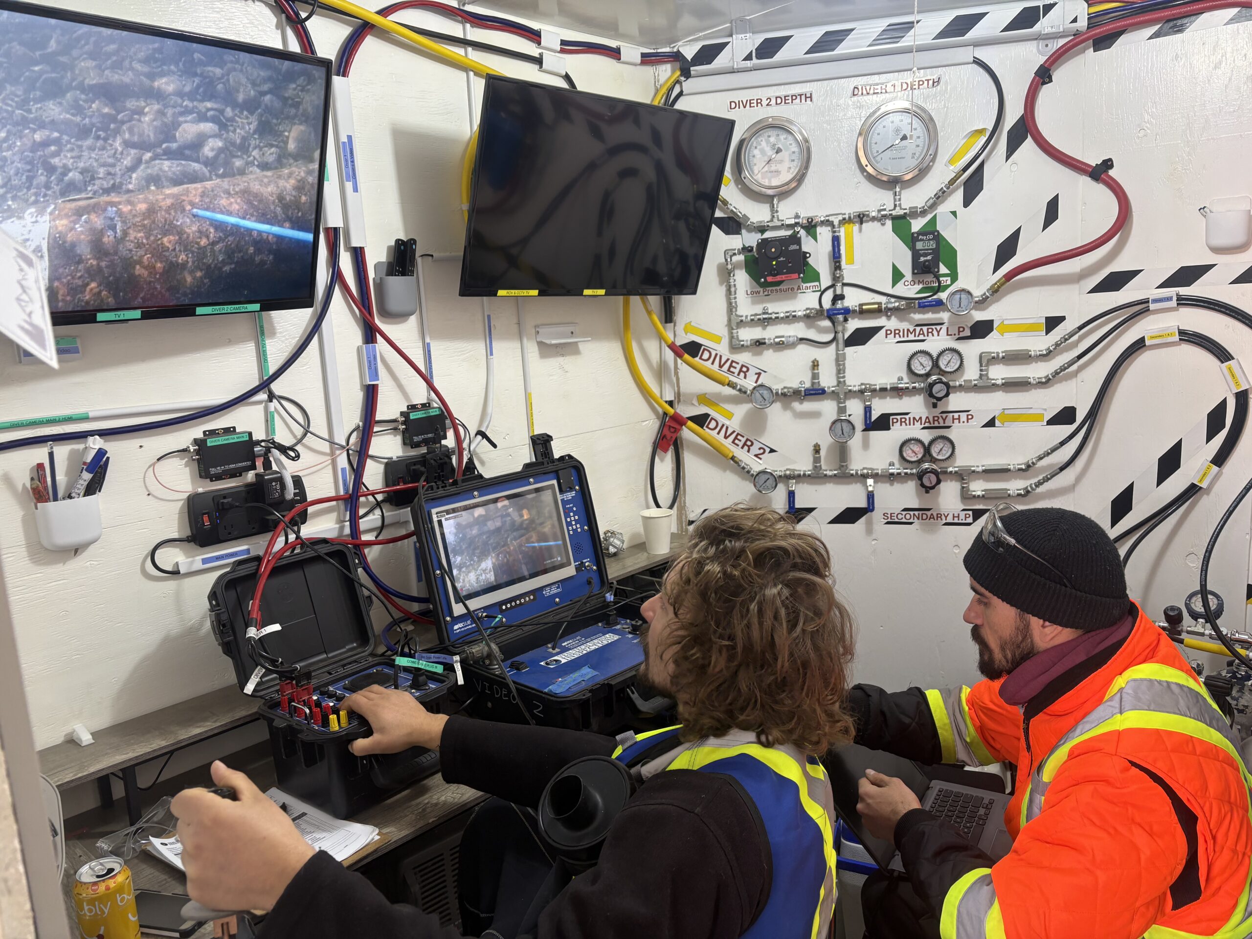 Mixed Gas & Deep Air Diving control station with video and depth gauges
